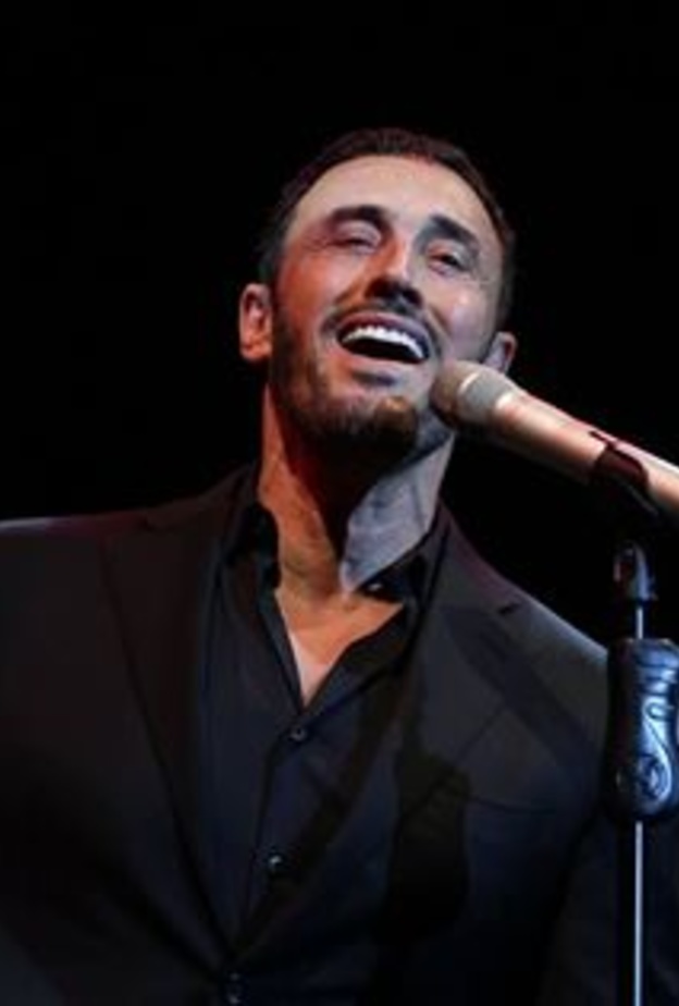 احدى لوحاتها تعبر عن أغنيات القيصر