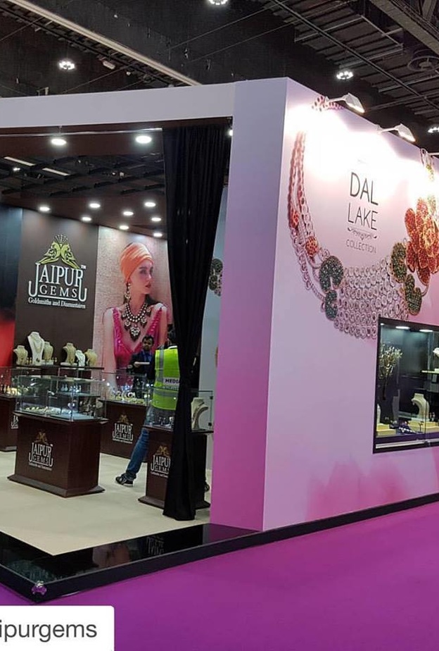 انطلاق فعاليات معرض أبوظبي الدولي للمجوهرات والساعات