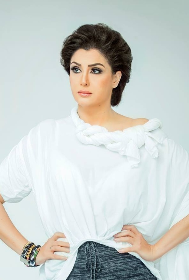 بالصور.. غادة عبد الرازق أنيقة وعاقلة في "الخانكة"