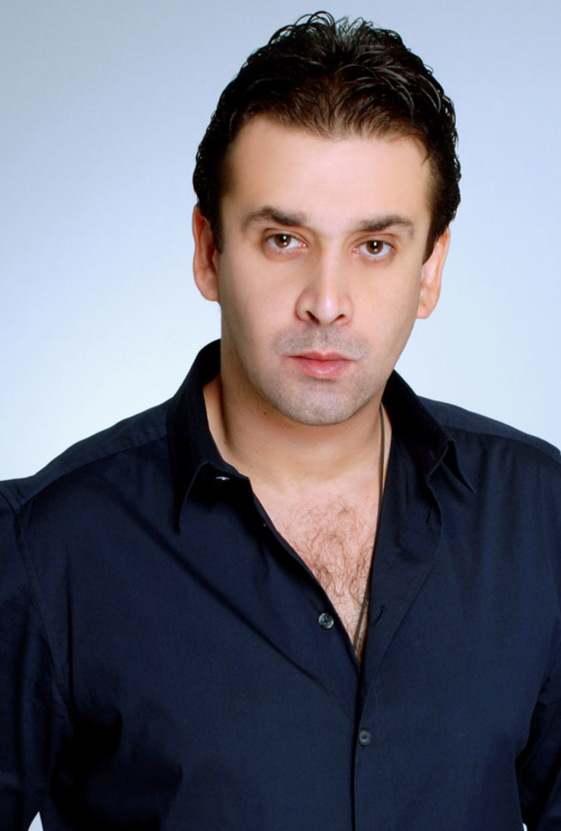 كريم عبد العزيز