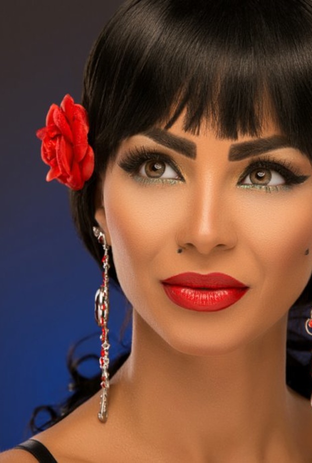 دوللي شاهين