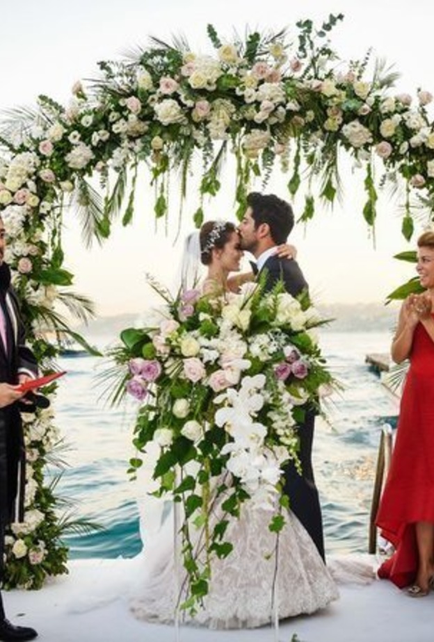 زفاف فهرية افجان وبوراك أوزجفيت