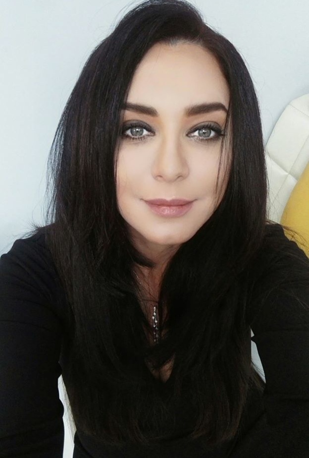 سلاف فواخرجي تحيي ذكرى ميلاد شقيقتها