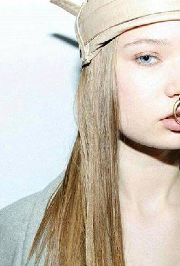 صيحة غريبة لفتت انتباهنا في عرض Nicholas K خلال أسبوع نيويورك للموضة