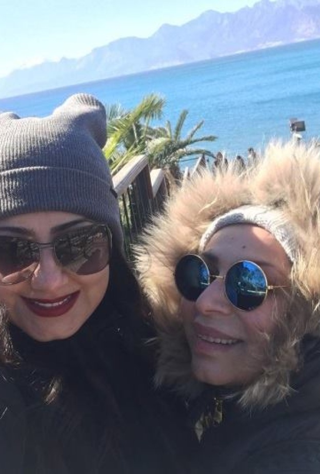 هيفاء حسين و زهرة الخرجي في سيلفي "شتوي" في تركيا