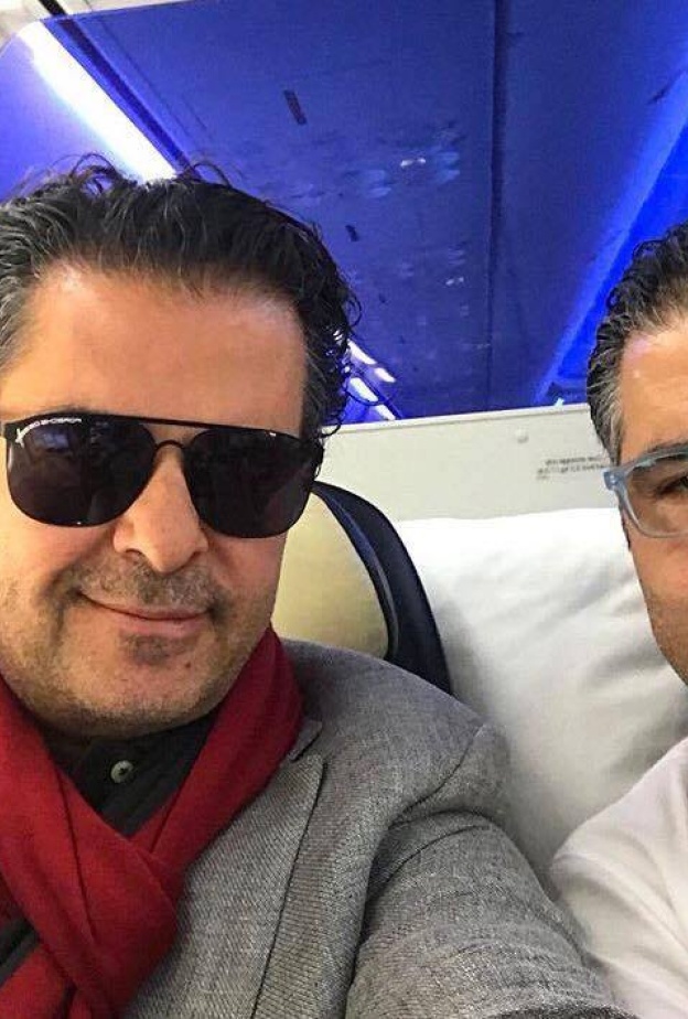 سيلفي للسوبر ستار راغب علامة مع شقيقه خلال توجهما بالطائرة من بيروت لدبي