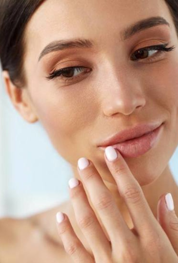 تقشير الشفاه