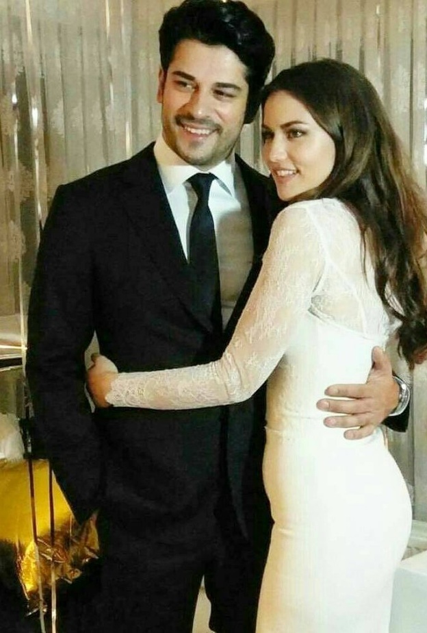 بوراك اوزجفيت وفهرية افجان