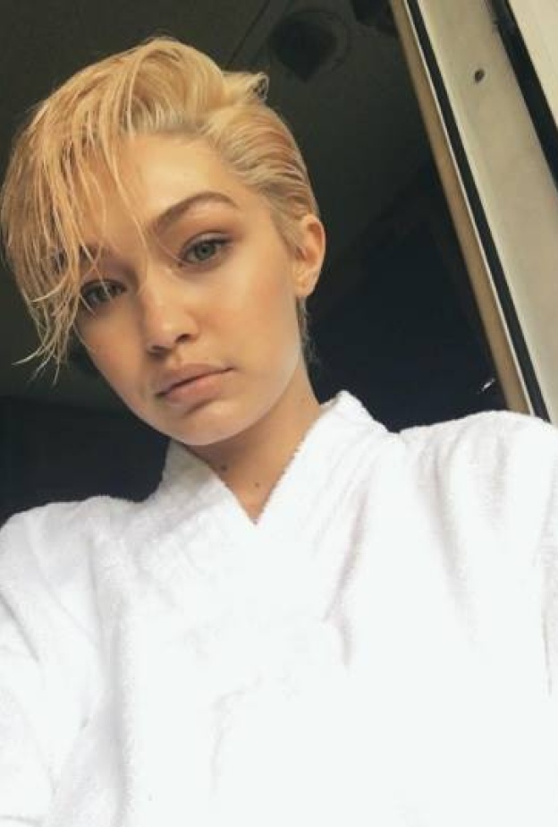 جيجي حديد في كذبة ابريل بقصة شعر قصيرة للغاية!