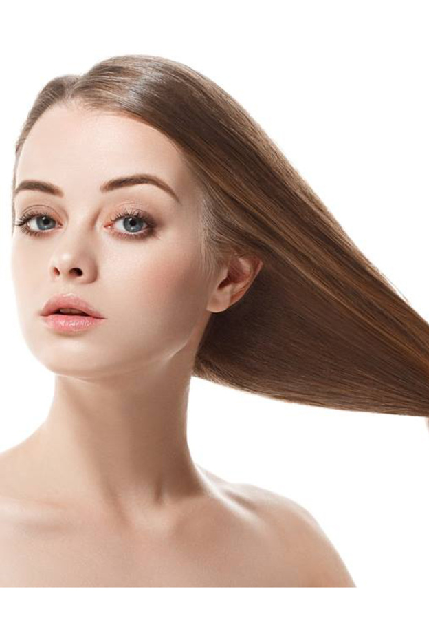 استخدمي ماء الورد لتتخلصي من رائحة الثوم على الشعر