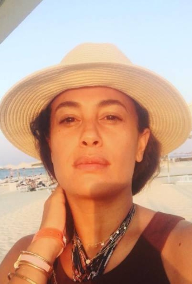 هند صبري تستمتع بأيام الصيف على شاطئ البحر