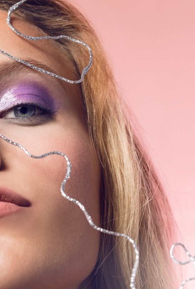 جلسة تصويرية خاصة بـ"هي": بريق الصيف مع Gucci