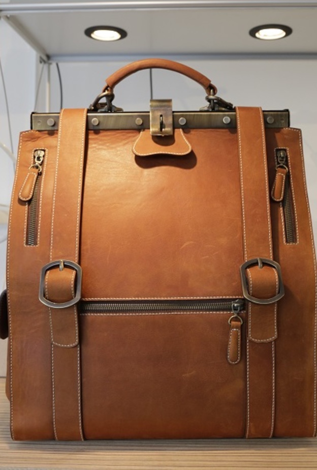 حقائب Rula Galayini