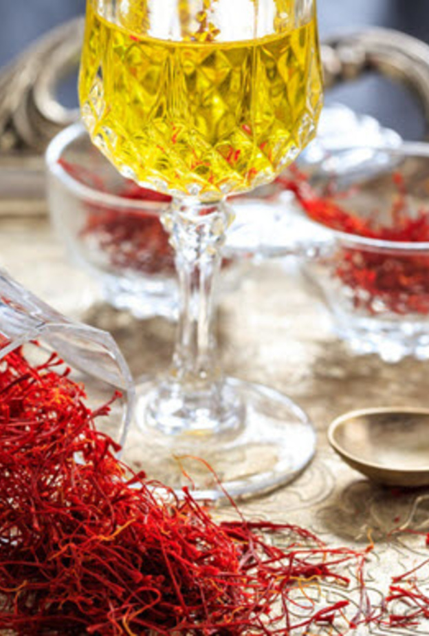 الزعفران من أغلى البهارات و أكثرها فائدة على الإطلاق