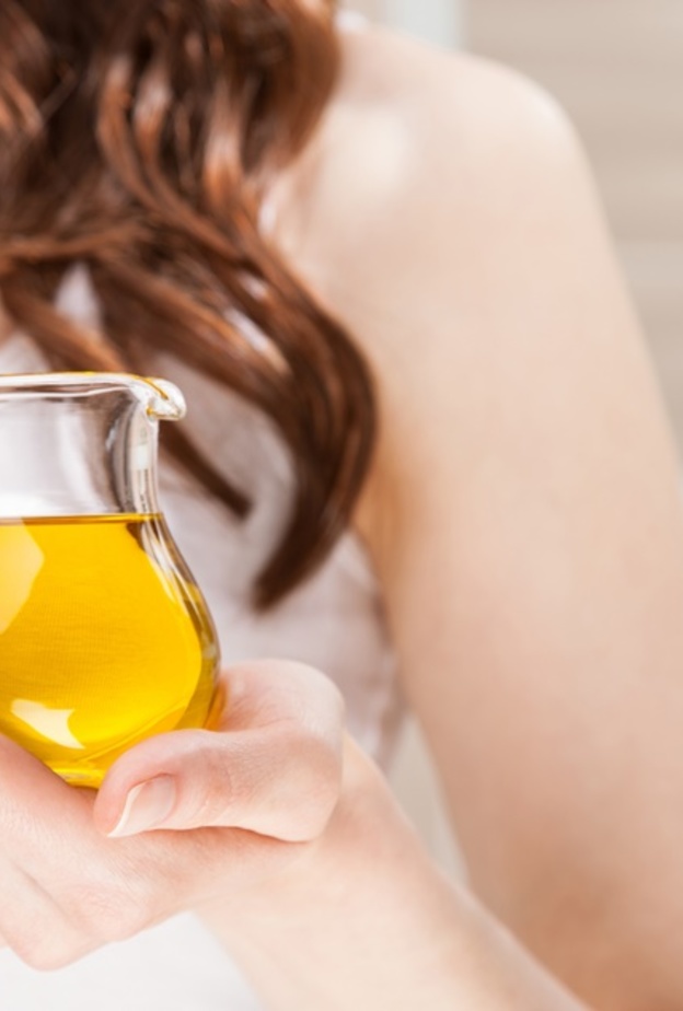 فوائد شرب زيت الزيتون على الريق عديدة و مهمة