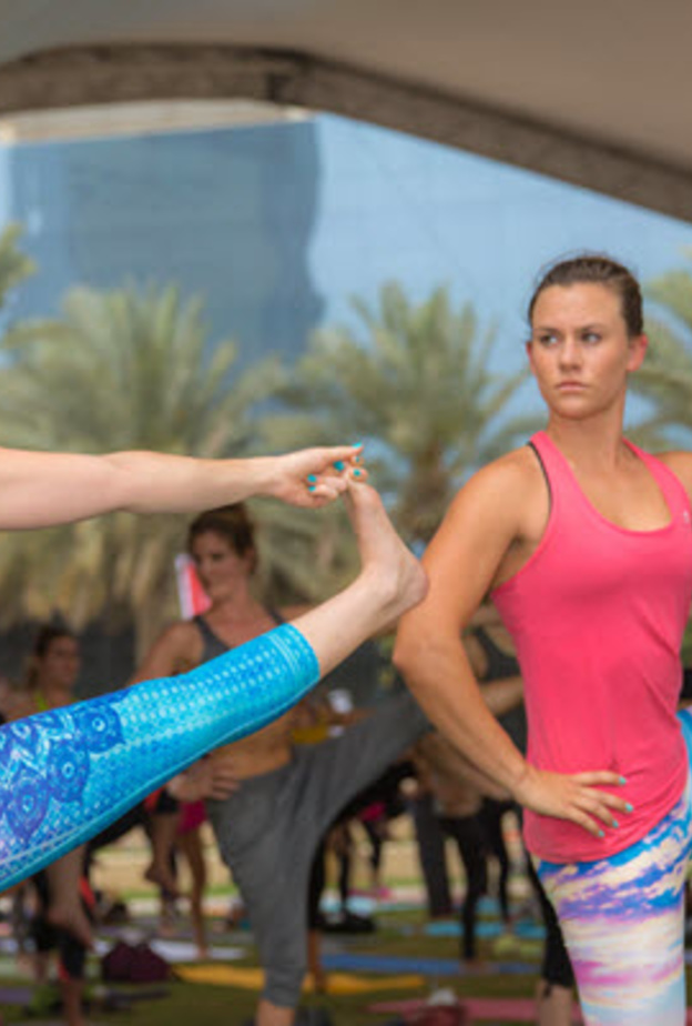 مهرجان اليوجا في دبي