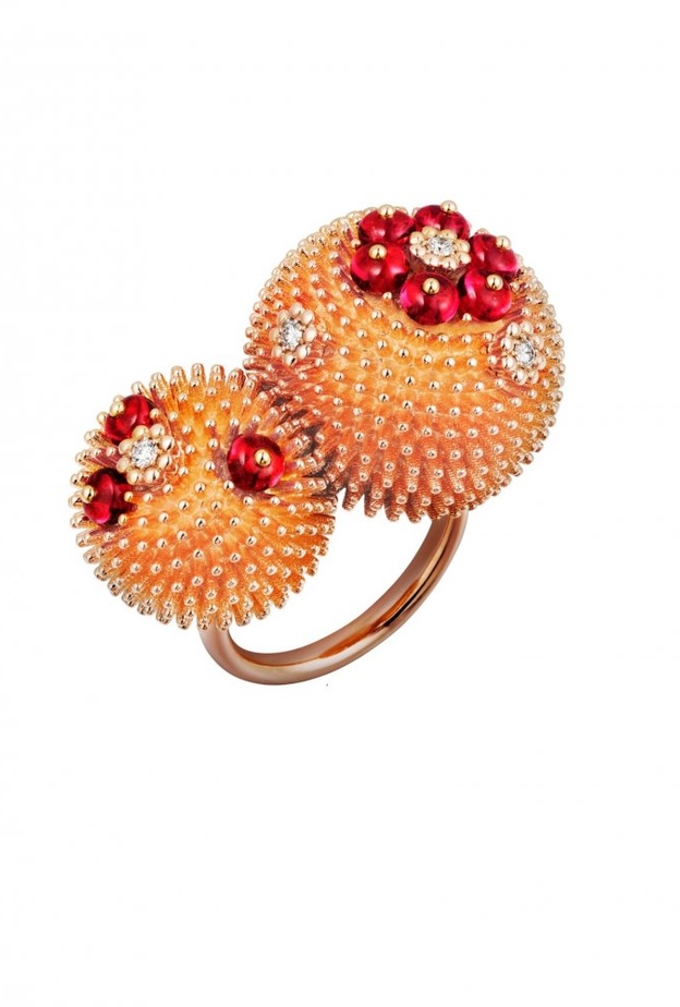 خاتم كارتييه من الذهب الوردي والماس والاسبنيل الأحمر.