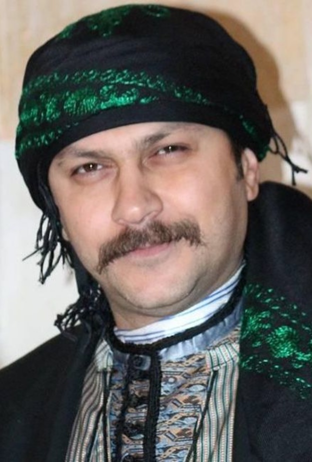 وائل شرف في طفولته