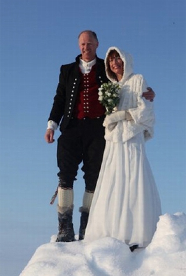 القطب الشمالي يشهد اول مراسم زواج