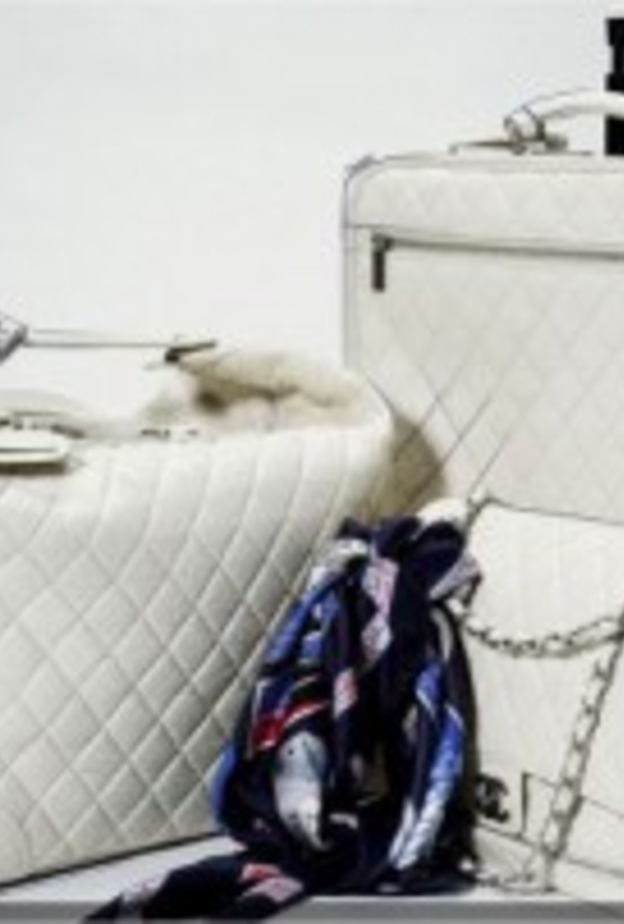 عند إعداد شنطة السفر 