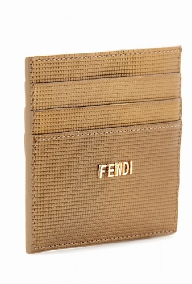حاملة البطاقات الأنيقة من FENDI