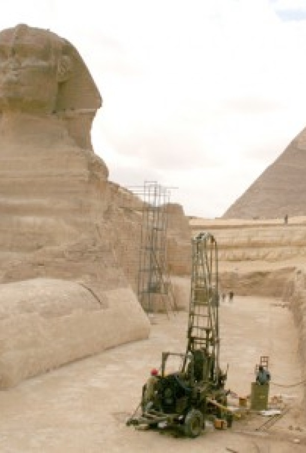 بدء سحب المياه الجوفية أسفل أبو الهول 