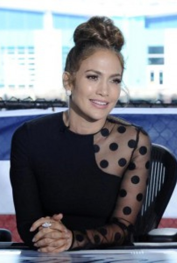 جي لو تحيي حفلا ضخما في دبي 