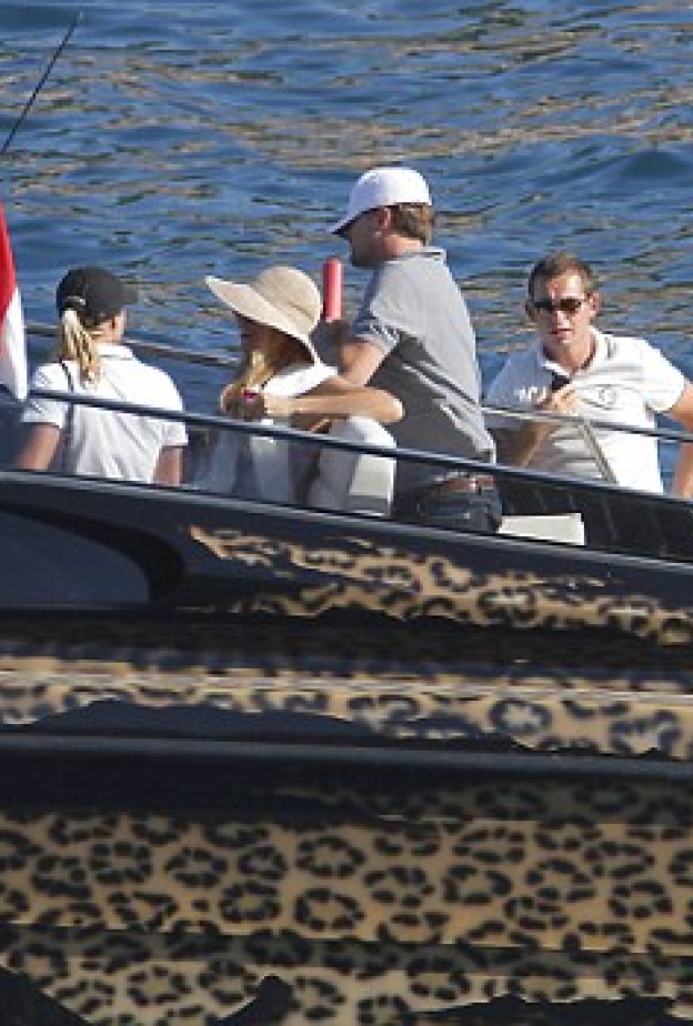 الملياردير غرين وقارب على الموضة  