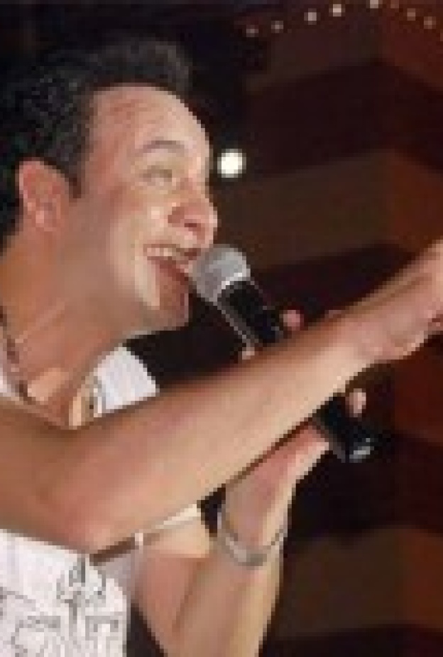 رغم حرارة الصيف مصطفى قمر يتألق في بورتو  السخنة