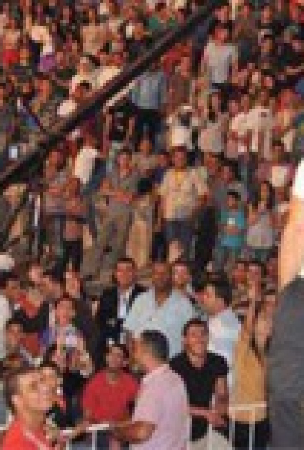 تامر حسنى يتألق فى الأردن