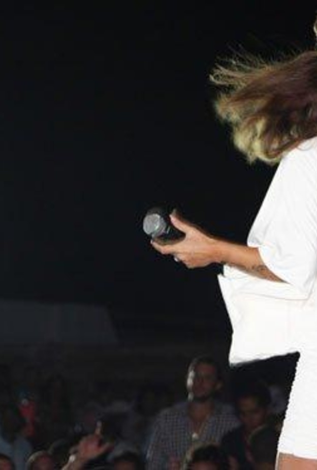 نيكول سابا تُحلق في حفل مارينا