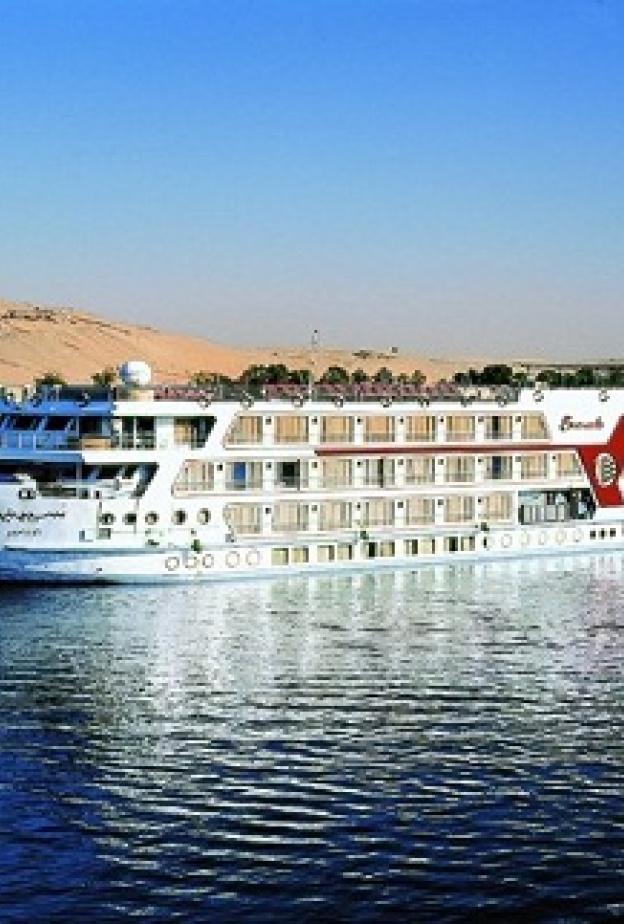 مصر تحتفل بعودة السياحة النيلية