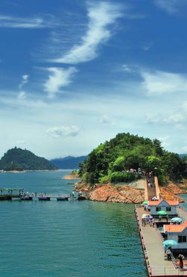 مناظر الصين الساحرة في بحيرة تشيانداو