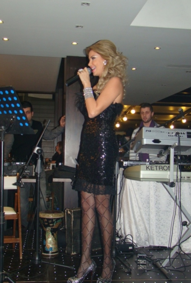 كريستينا غنت في مطعم الـ Qube