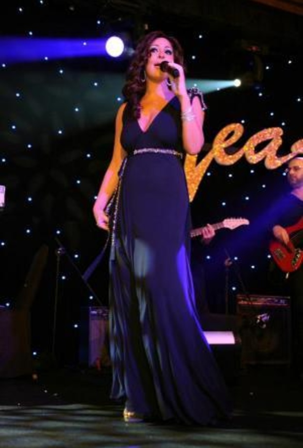 إليسا تغني في فندق الريتز- كارلتون في دبي