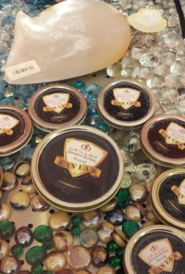 أحد أنواع الكافيار بالمحل