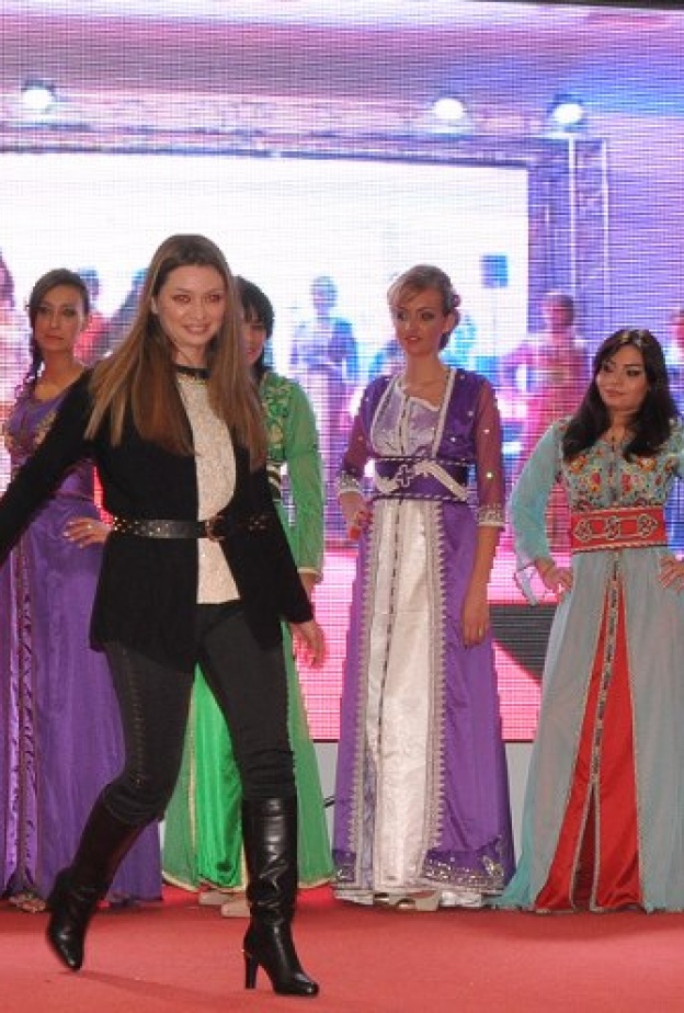 خلال عرض أزياء في ستراسبوغ للاحتفال بيوم المرأة العالمي مارس 2013