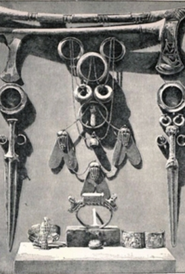 مقتنيات الملكة إياح حتب