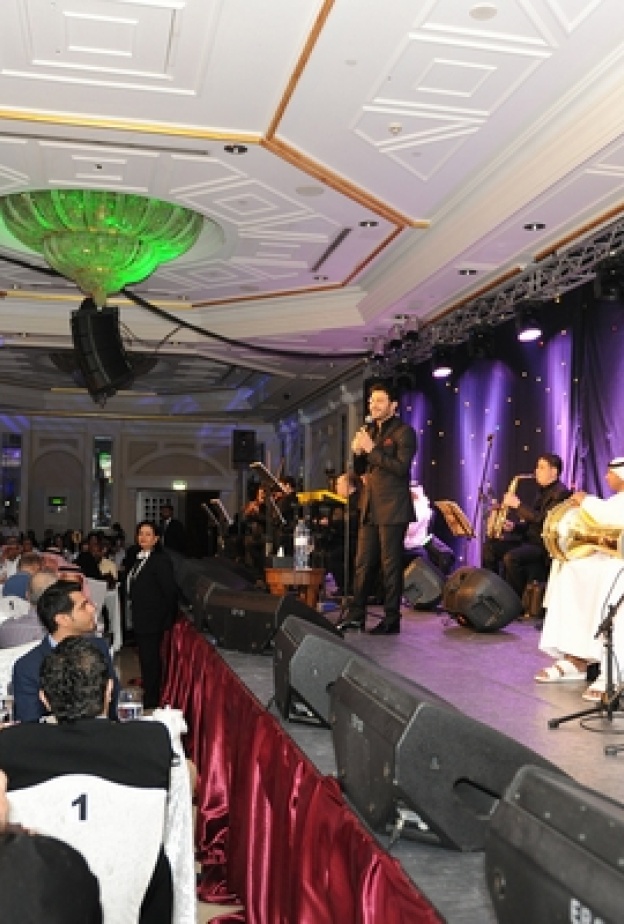 المهندس يطرب جمهور دبي