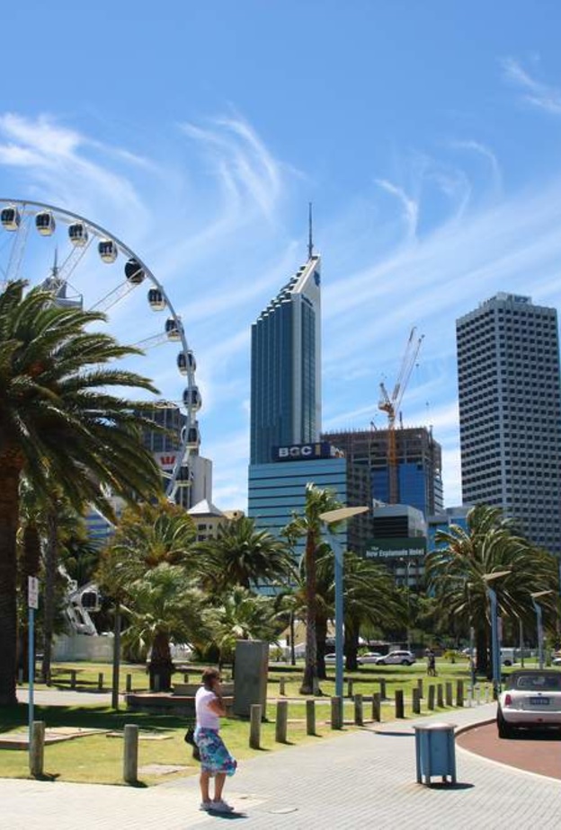 There were 5.9 million visitor arrivals for calendar year 2011 in Australia.