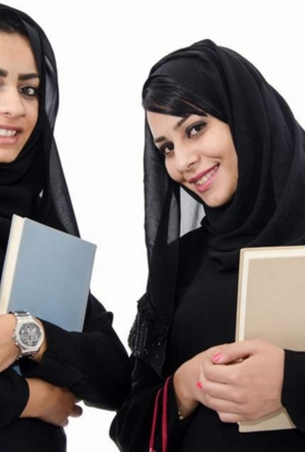 كيف تحمي المرأة السعودية خصوصيتها في المناسبات؟