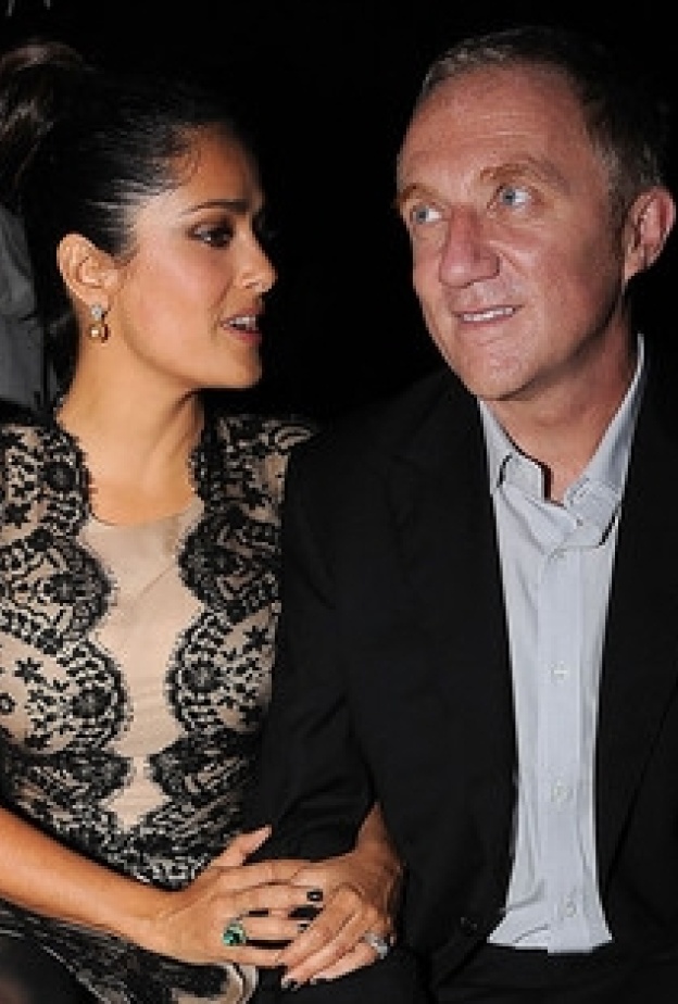 رئيس مجلس إدارة مجموعة شركات لويس فويتون فرانسوا هنري بينو وزوجته الم