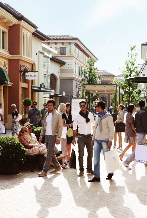 شيك أوتليت شوبينغ®" ®Chic Outlet Shopping
