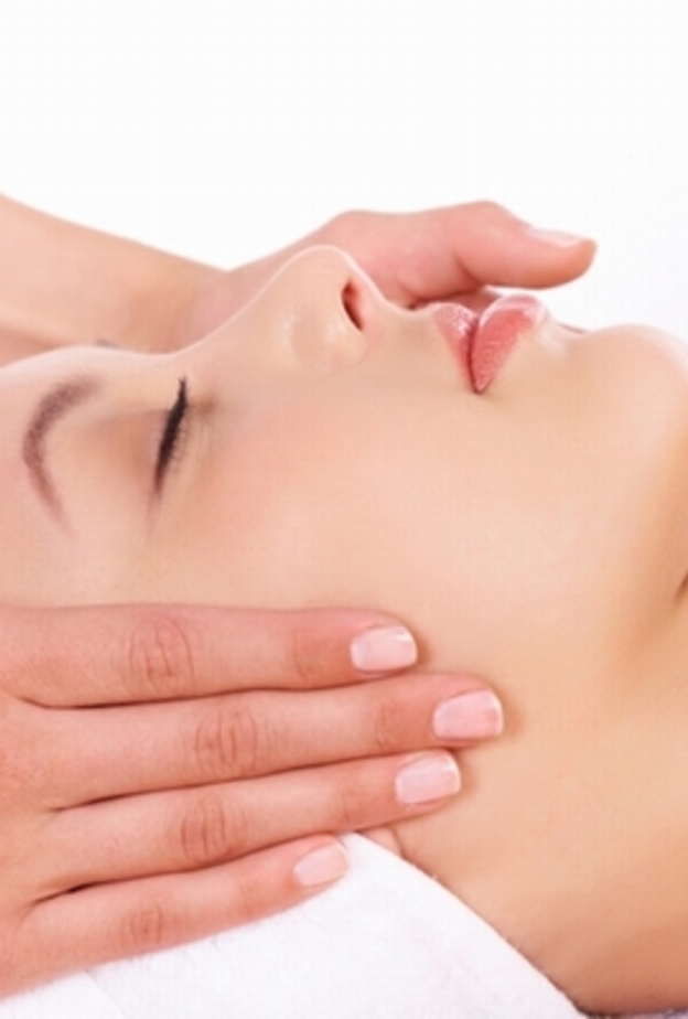 بالصفع والقرص... وجهك وقوامك أكثر جمالاً!