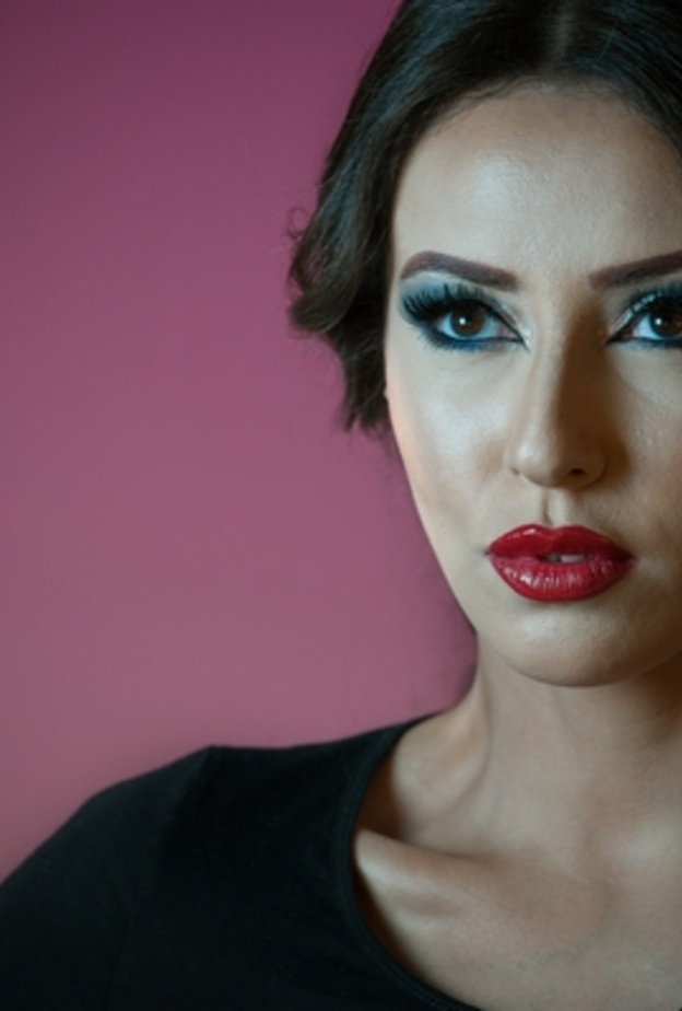 من اطالالات "وجوه" Faces
