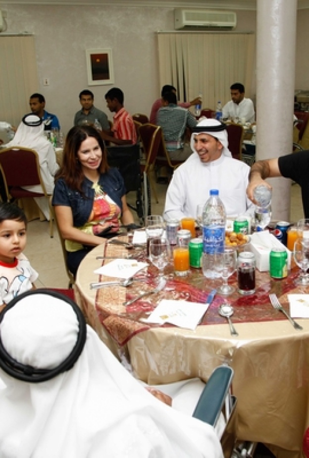 إفطار لدار رعاية المُسنِّين في عجمان