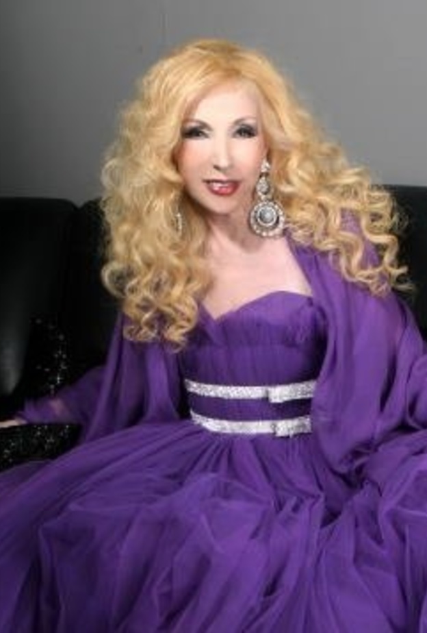 الفنانة صباح