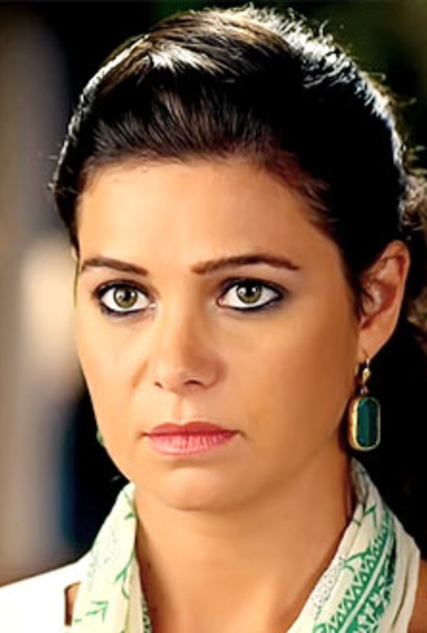 يسرا اللوزى 