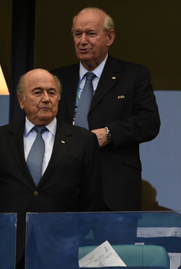 فرحة ميركل بعد فوز ألمانيا على البرتغال