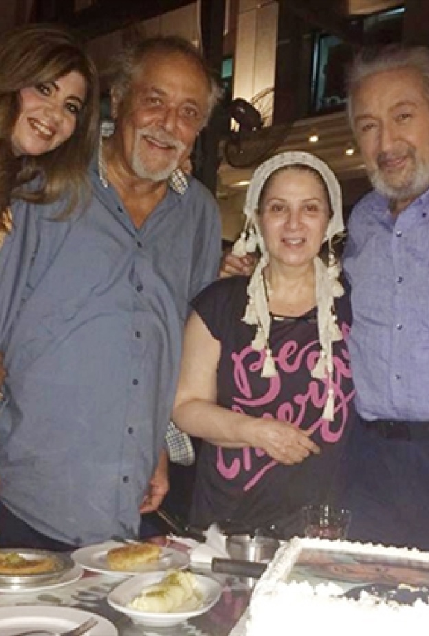 محمود عبدالعزيز شارك ايضا باحتفاله مع نور الشريف